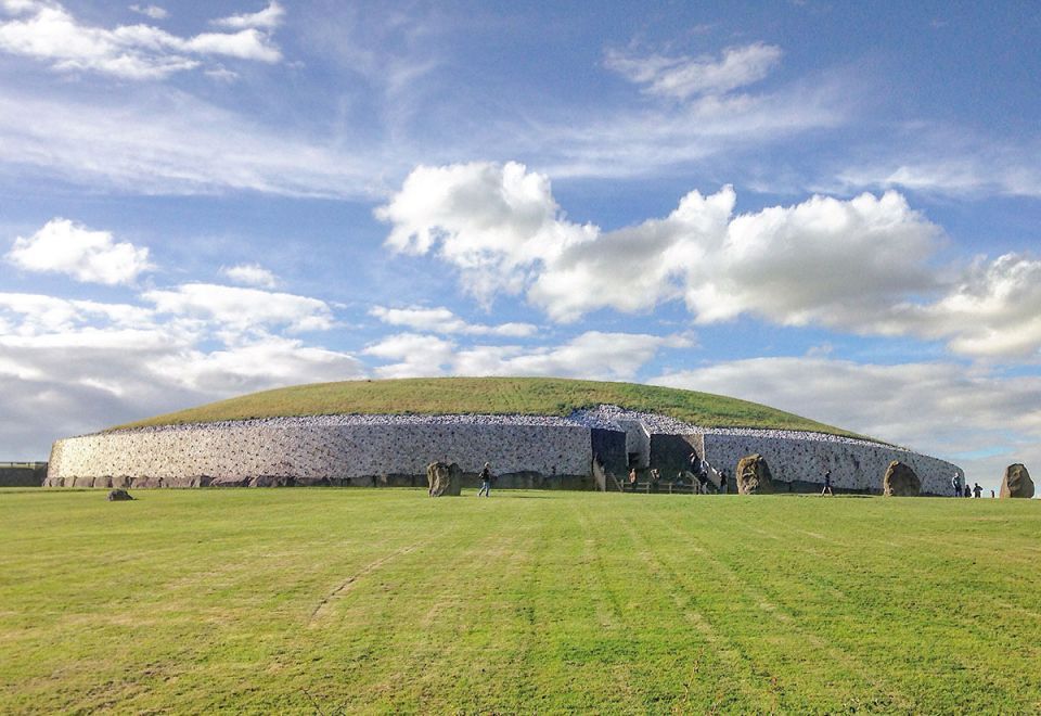 Stone Age Newgrange monument to surround Ireland's pavilion at Expo ...