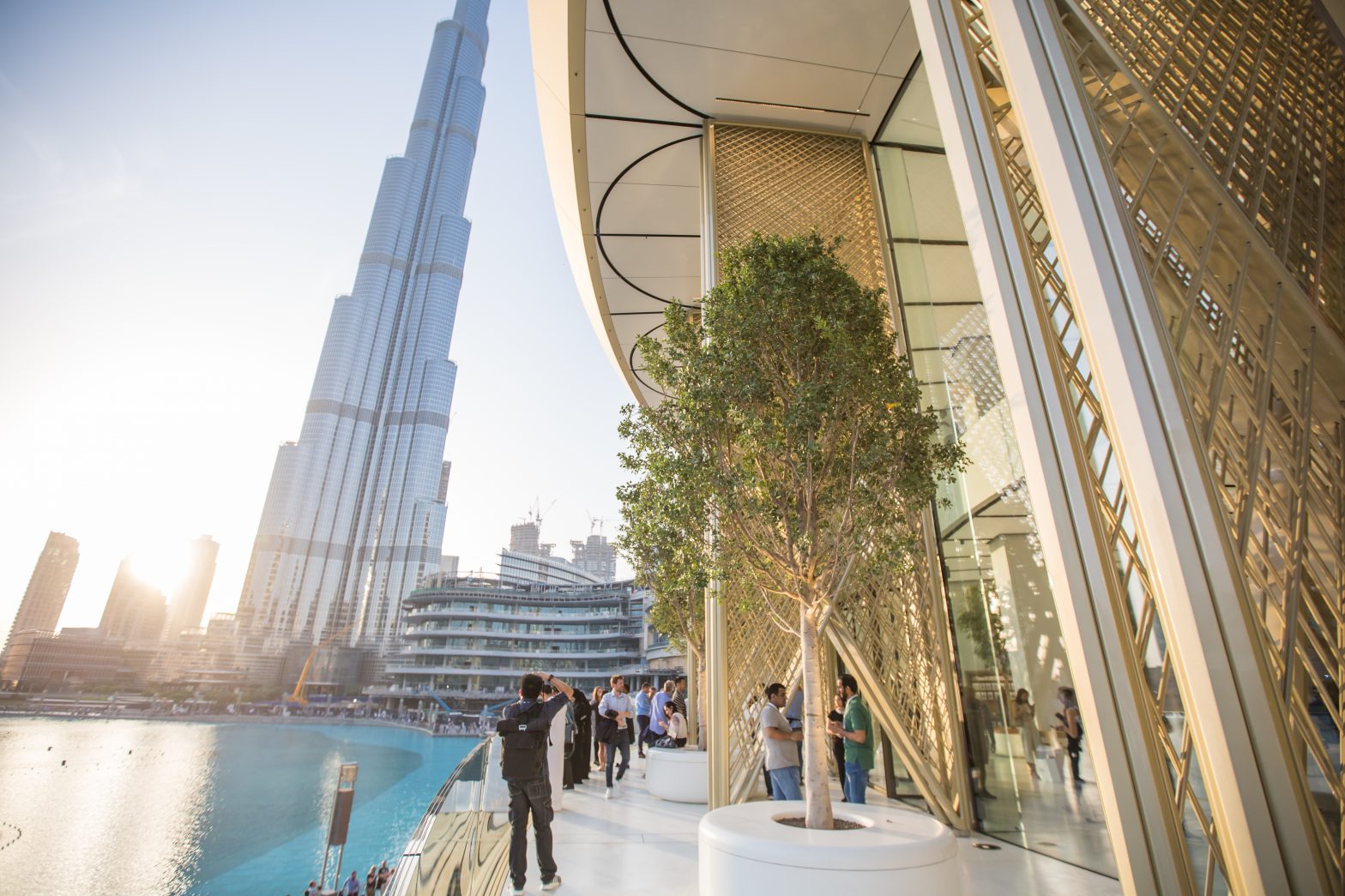 dubai mall apple store news