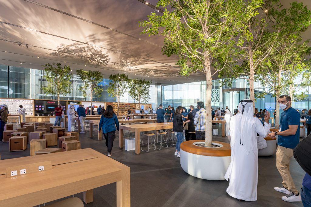 Apple Store Chicago at Michigan Ave Designed by Foster + Partners Now Open  